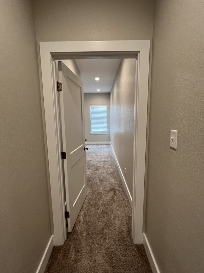 Building Photo - 308 Poplar St