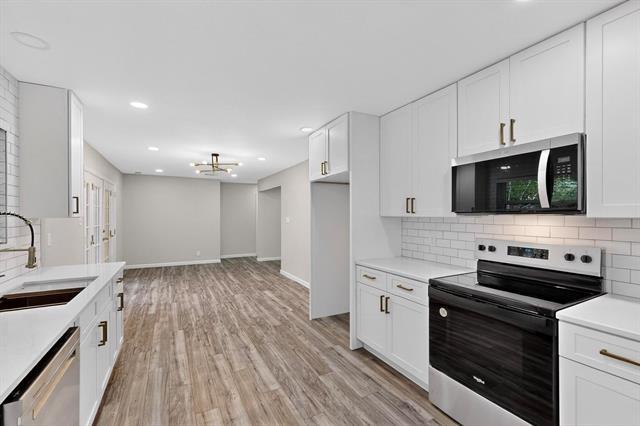 Building Photo - 10833 Palace Way