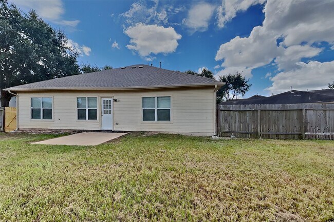 Building Photo - 5219 Whitebridge Ln