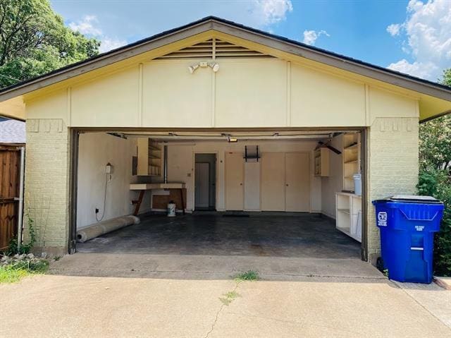 Building Photo - 3831 Crestpark Dr