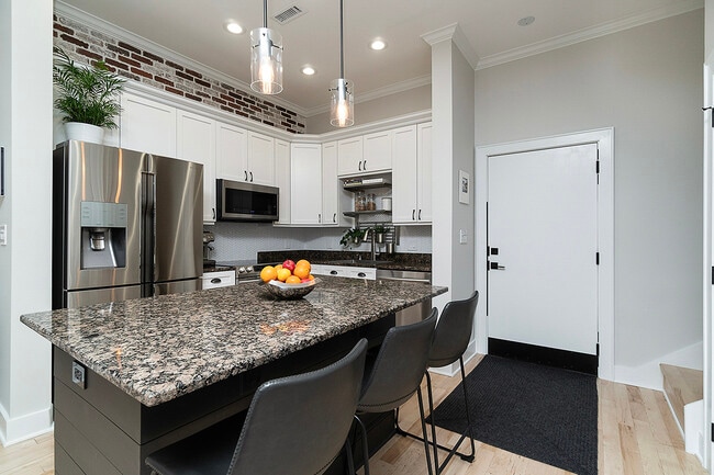 Building Photo - Poinsett Corners / Unit 110