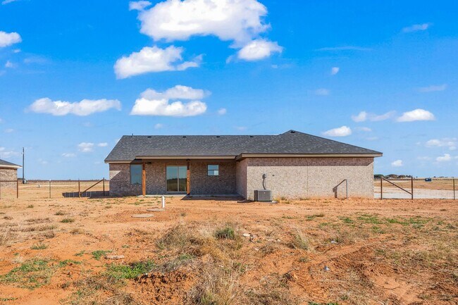 Building Photo - Country Living In Roosevelt ISD!