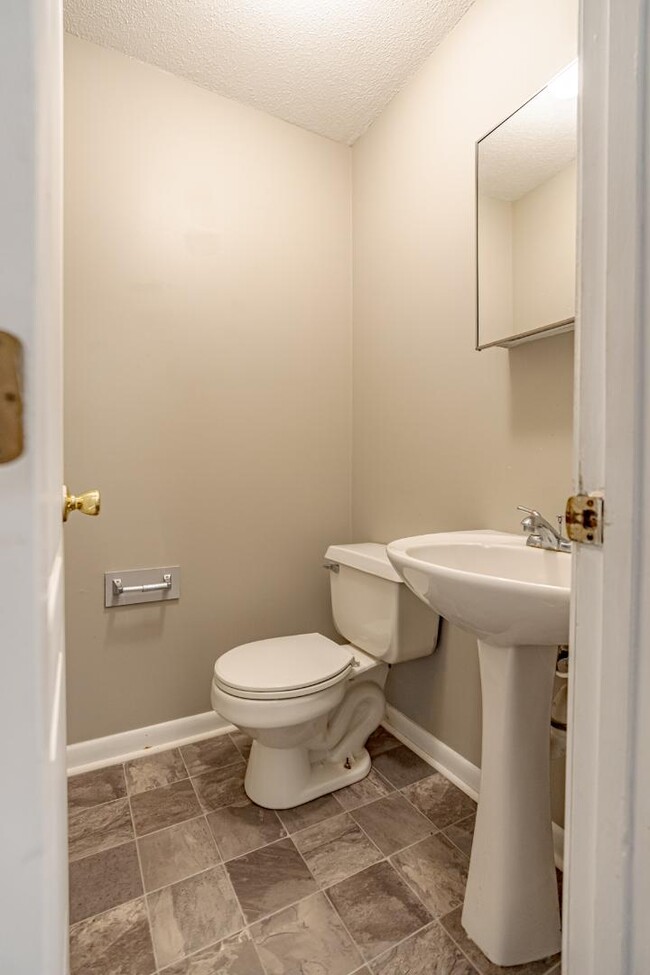 Building Photo - 313 Berkley Ct