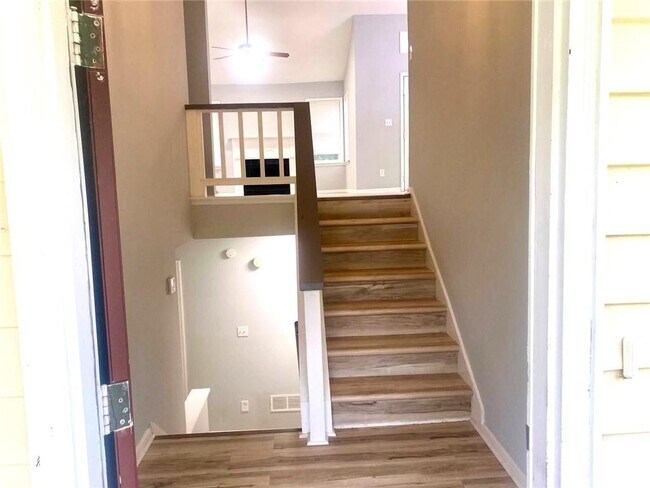 Building Photo - 8055 S Bay Ct