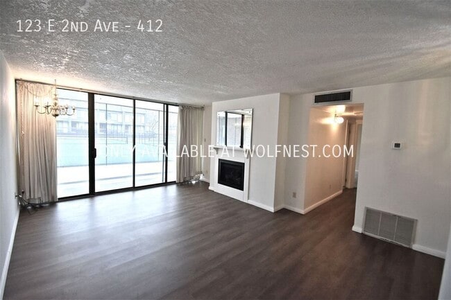 Building Photo - Stunning Downtown SLC Condo - Prime Locati...