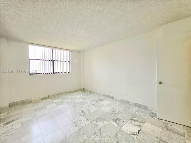 Building Photo - 290 174th St