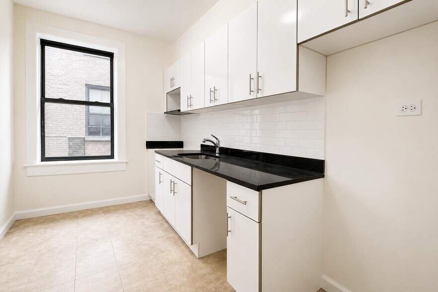 Building Photo - 1803 Riverside Dr