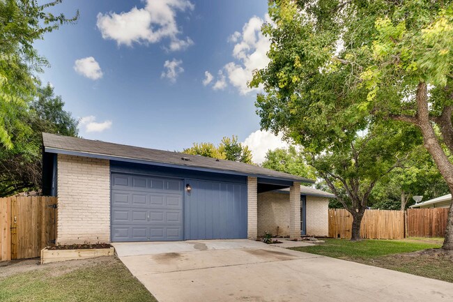 Building Photo - 16406 Spruce Cove St