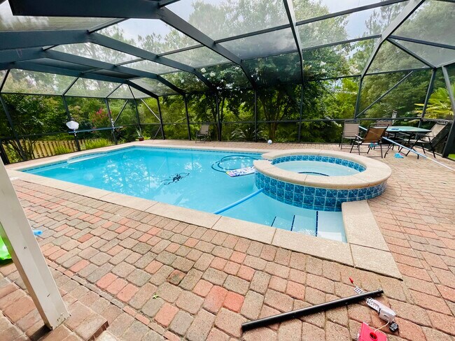 pool - 732 Denise Dr