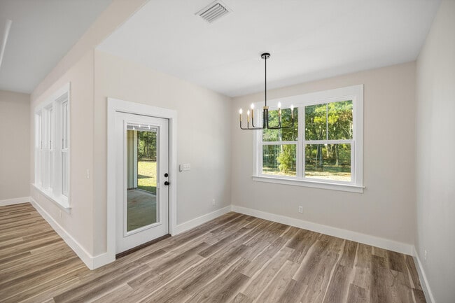 Building Photo - 109 Spruce St