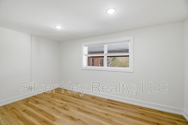 Building Photo - 2113 W Madison Ave