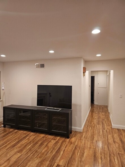 Building Photo - 419 Curie Dr