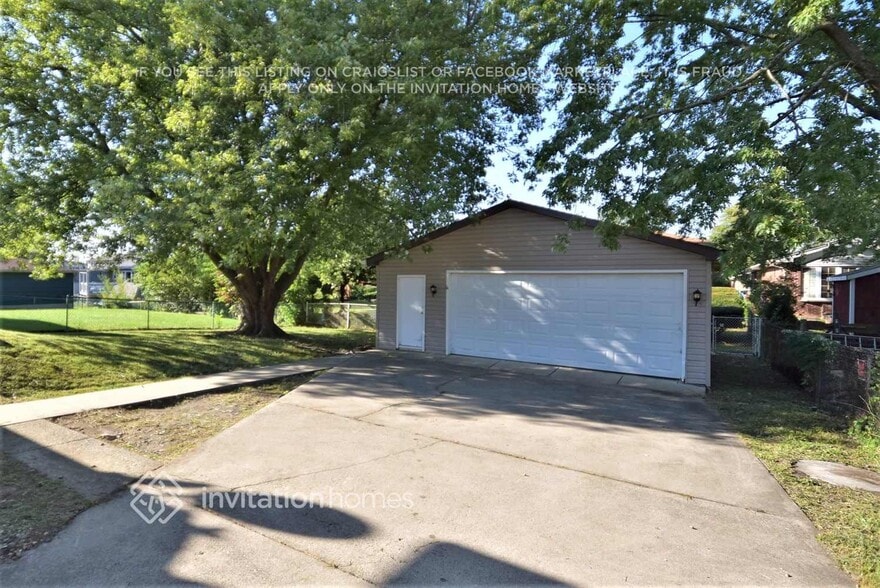 Building Photo - 7712 163rd Pl