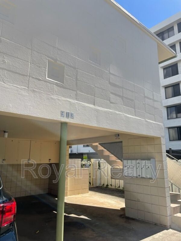 Building Photo - 913 Coolidge St