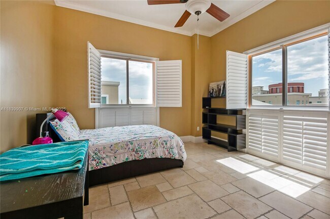 Building Photo - 7270 SW 88th St