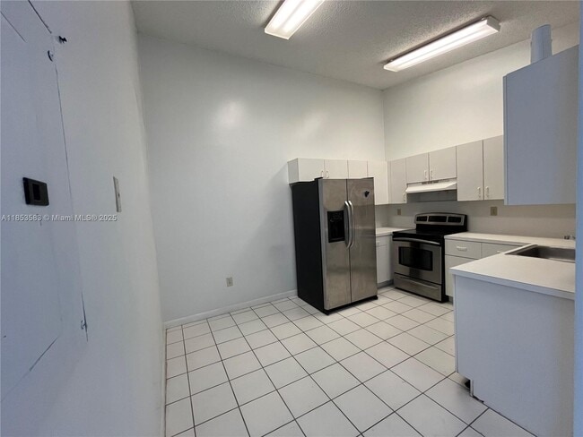 Building Photo - 7611 SW 153rd Ct