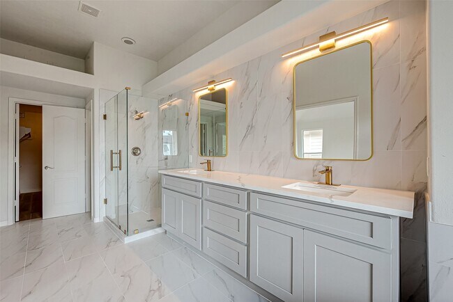 Building Photo - 2150 Stacy Knoll