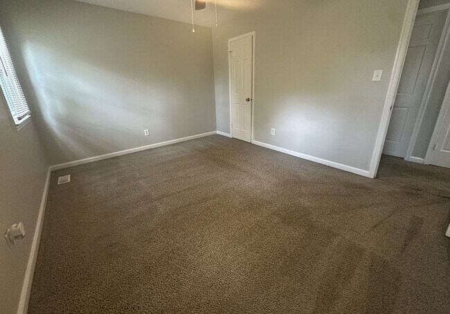Building Photo - Northeast Raleigh 3 bedroom gem!