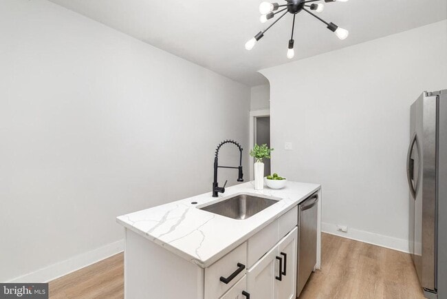 Building Photo - 3822 6th St