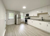 Building Photo - 124 Trenton St