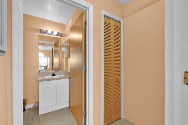 Building Photo - 203 Coco Plum Dr