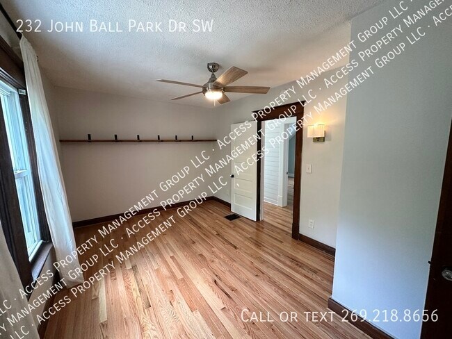 Building Photo - 232 John Ball Park Dr SW
