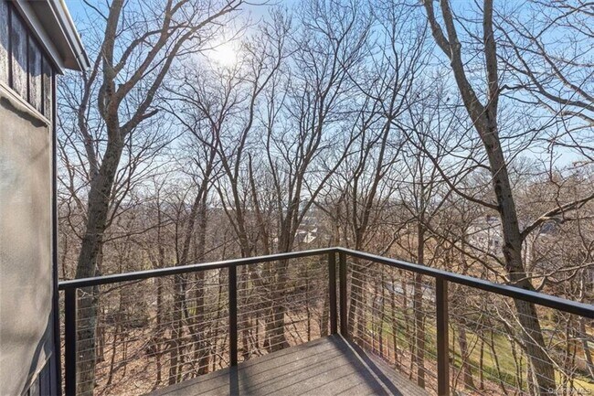 Building Photo - 294 Riverview Rd