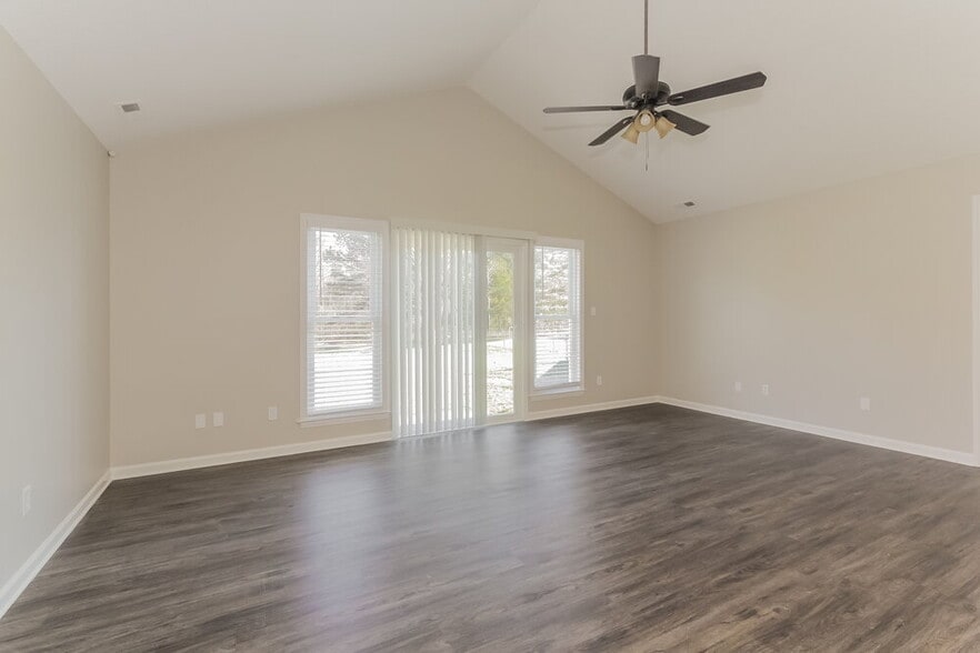 Building Photo - 2808 Faircroft Way