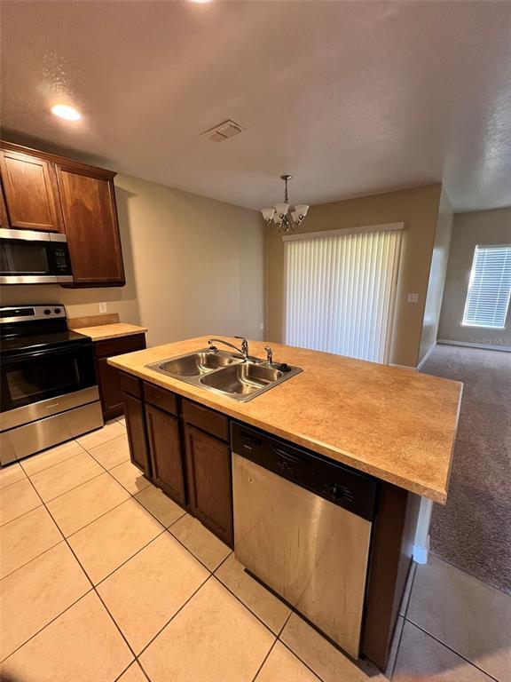 Building Photo - 2202 Seven Oaks Dr