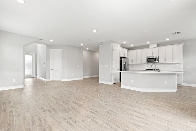 Building Photo - "Charming 3-Bedroom Rental in estancia the Center of Wesley chapel.