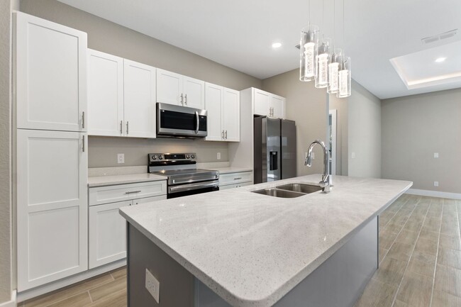 Building Photo - 1057 Sabine Pl