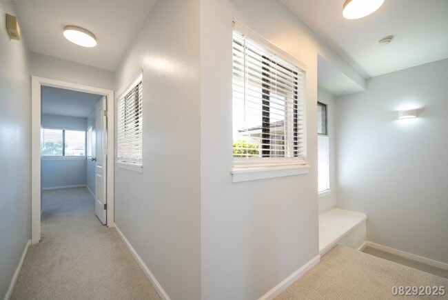 Building Photo - Spacious 3BR/2.5BA Mililani Townhome – $4,...