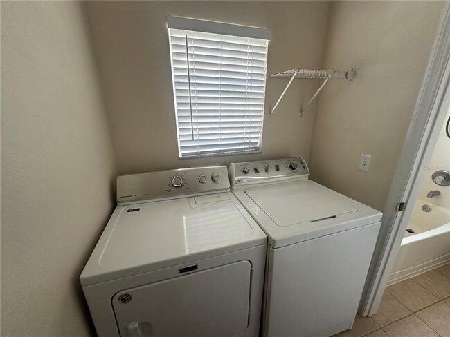Building Photo - 6112 Chapledale Dr