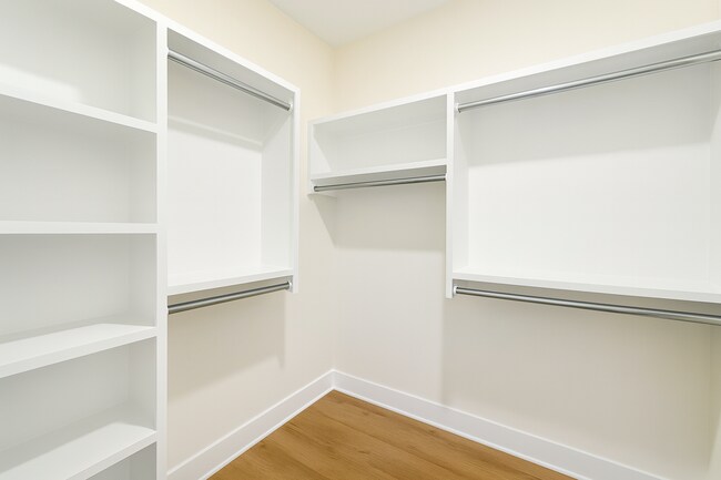 Building Photo - 3763/65 Bluelake