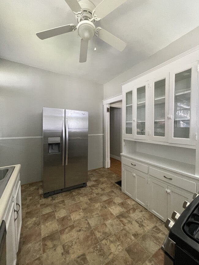 Building Photo - 2177 Baringer Ave