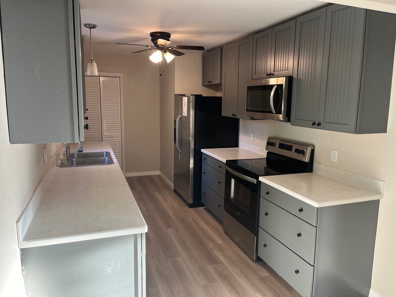 Building Photo - 4240 Commercial St