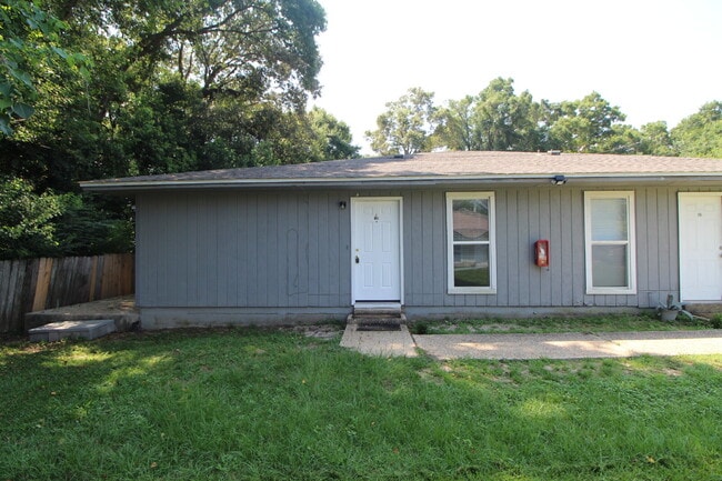 Primary Photo - Move-In Ready! Updated 2BR/2BA in NE Pensa...