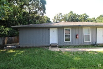 Building Photo - Move-In Ready! Updated 2BR/2BA in NE Pensa...