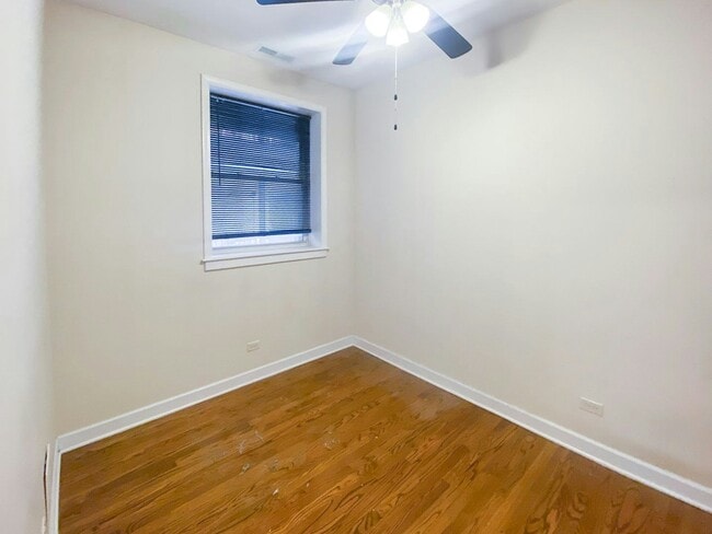 Building Photo - 855 W Cornelia Ave