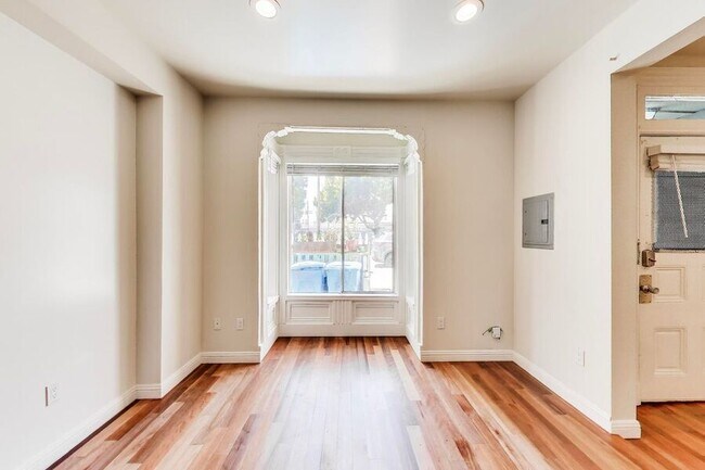 Building Photo - 169 Fair Oaks St