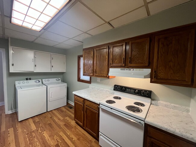 Building Photo - COMING SOON - Traditional 3BD/2BA Home w/ ...