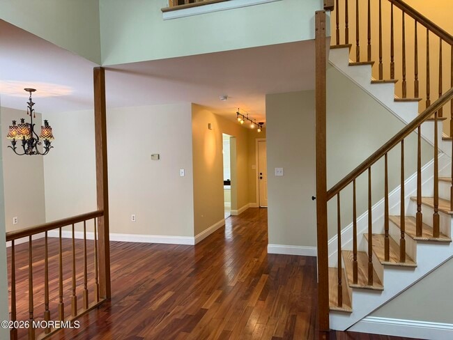 Building Photo - 597 Woodbine Ln