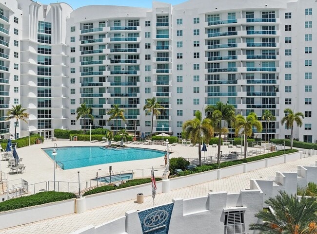 Building Photo - 7910 Harbor Island Dr