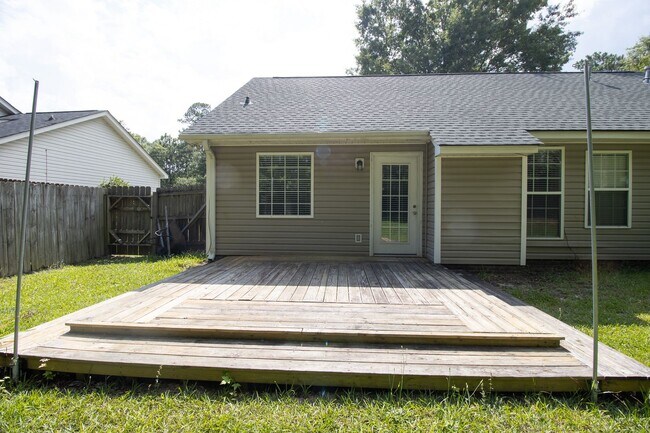 Building Photo - Coming Soon – Charming 3 Bedroom, 2 Bath H...