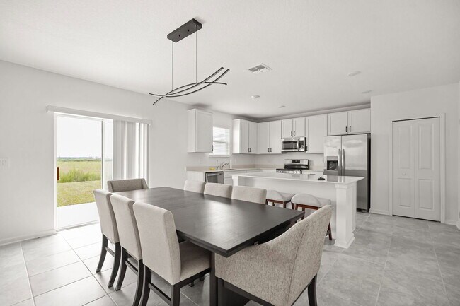 Building Photo - 4981 Worchester Dr