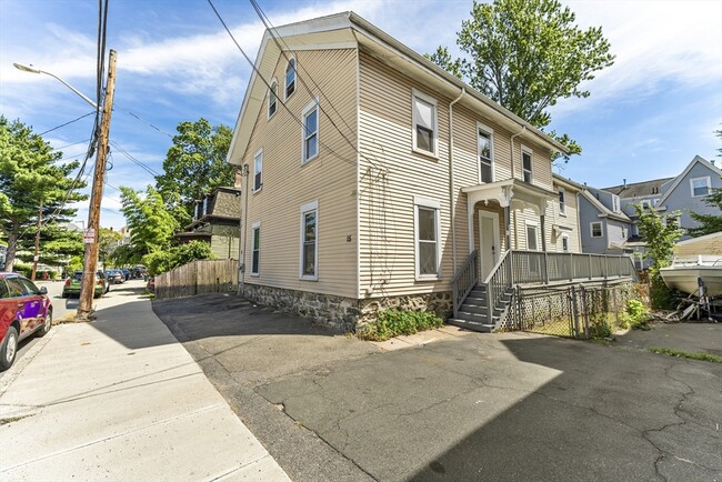 Primary Photo - 15 Barrett St