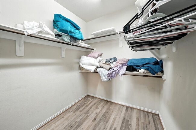 Building Photo - 26507 Grey Sparrow Dr