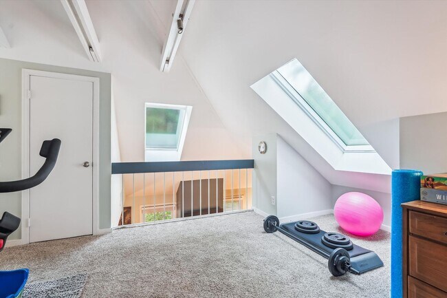 Building Photo - Beautiful 1BR/Loft at Rock Creek Garden Co...