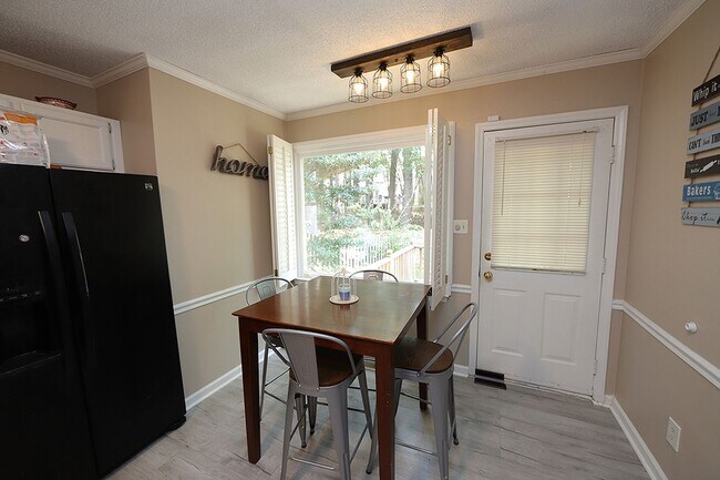 Building Photo - Charming 3-Bedroom North Raleigh Home