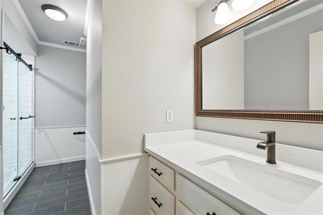 Building Photo - 7938 Fair Oaks Ave